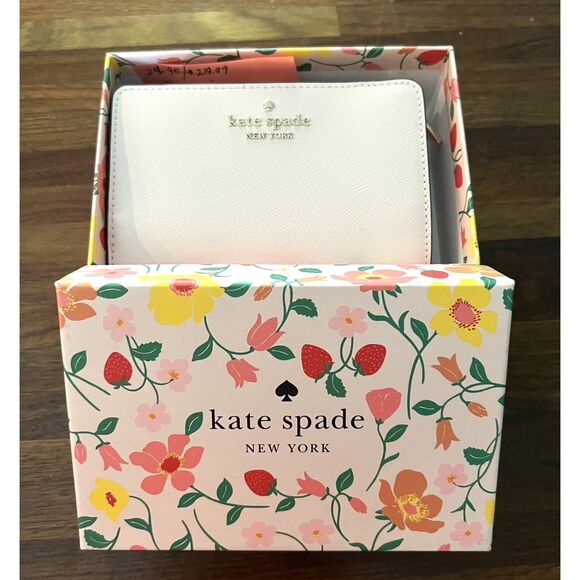 Kate Spade Madison Strawberry Garden Medium Compact Bifold Wallet - Picture 2 of 8